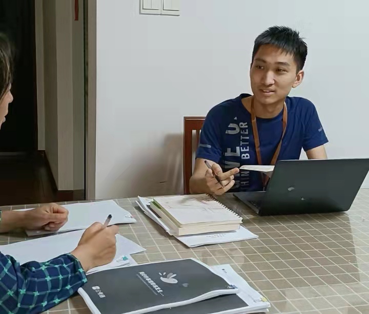 周劼照片1.jpg